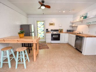 POMPANO Beach studio with pool. Lovely Couple's Getaway… Steps to beach #8