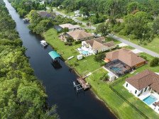 Saltwater Lifestyle in Florida Paradise! Boating Canal / Pool Home!
