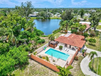 Tranquil Lake-Front Pool Home, South Venice. 5 minutes to the Beach! #35