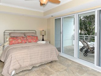 Master bedroom (king) with en suite bathroom, & accesses to bay view balcony