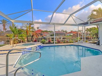 Escape the Winter! Heated Pool & Spa, Gulf Access Canal! Boat Dock & Great #14