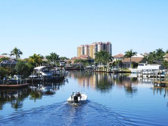 Escape the Winter! Heated Pool & Spa, Gulf Access Canal! Boat Dock & Great #49