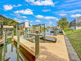 Escape the Winter! Waterfront Home! Heated Pool, Gulf Access Canal, Boat #26