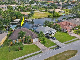 Escape the Winter! Waterfront Home! Heated Pool, Gulf Access Canal, Boat #28