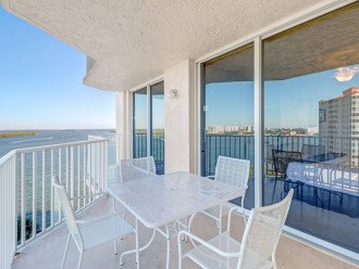 AMAZING 9th Floor Gulf & Bay View! Minutes to Beaches! Newly updated, NO #16