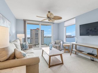 AMAZING 9th Floor Gulf & Bay View! Minutes to Beaches! Newly updated, NO #1
