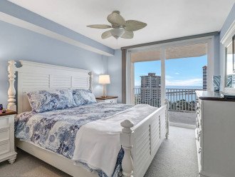 AMAZING 9th Floor Gulf & Bay View! Minutes to Beaches! Newly updated, NO #14