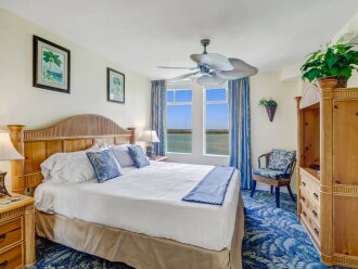 Stunning 7th Floor Views! Resort Pool & Hot Tub! No Resort Fee & Over $150 #17