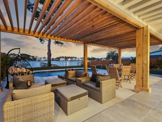 Gorgeous Waterfront Luxury Beach House Sleeps 16 #5