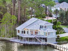 Featured on HGTV's My Lottery Dream Home! 15 min by boat to Crab Island.