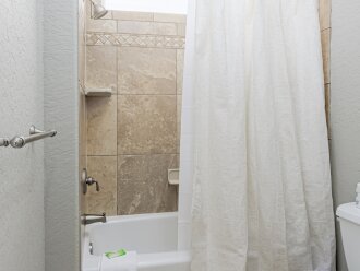 1215 Via De Luna Web Res-026-