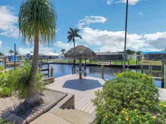 Updated Waterfront Retreat on SW Cape Gulf Access Canal! Heated Pool, Kayaks #26