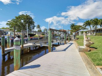 Updated Waterfront Retreat on SW Cape Gulf Access Canal! Heated Pool, Kayaks #28