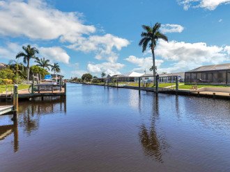 Updated Waterfront Retreat on SW Cape Gulf Access Canal! Heated Pool, Kayaks #30
