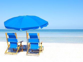 Beach Service included (March 1-October 31) 2 chairs and an umbrella