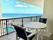 SHORE TO PLEASE-Newly Remodeled 4D - Beachfront Condo 2/2, Free Wifi
