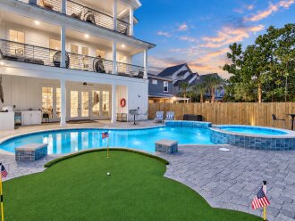88 Palms | Luxury Beach House | 3-Minute Walk to Destin&rsquo;s Sugar-White Sands