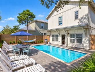 Coastal Breeze - Private Beach & Pool + Free Golf Cart