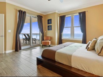 Guest King Also has ocean front view & balcony access