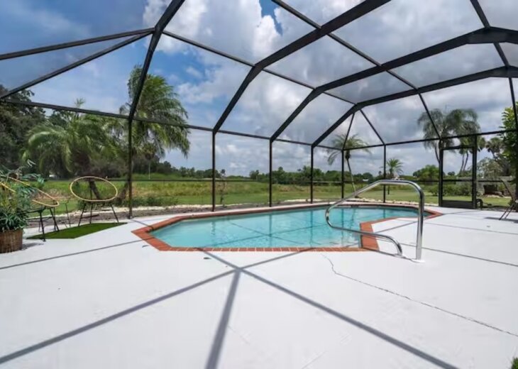 Stylish 3 BR 2 Bath home near Siesta Key #2