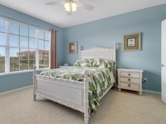 Beautifully Updated Condo! Gated Community w / Heated Pool & Hot Tub! Close #13