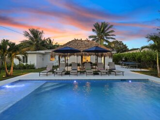 312 | Heated Pool | Tiki Lounge | Putting Green | Freebee Cart |by DelrayNightly