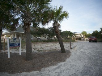 Summerwind SNOWDRIFT Private beach Private Road Newly Renovated #27