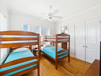 Take My Breath Away! Steps to Beach/Central Courtyard/Pool/Family & Pet Friendly #20