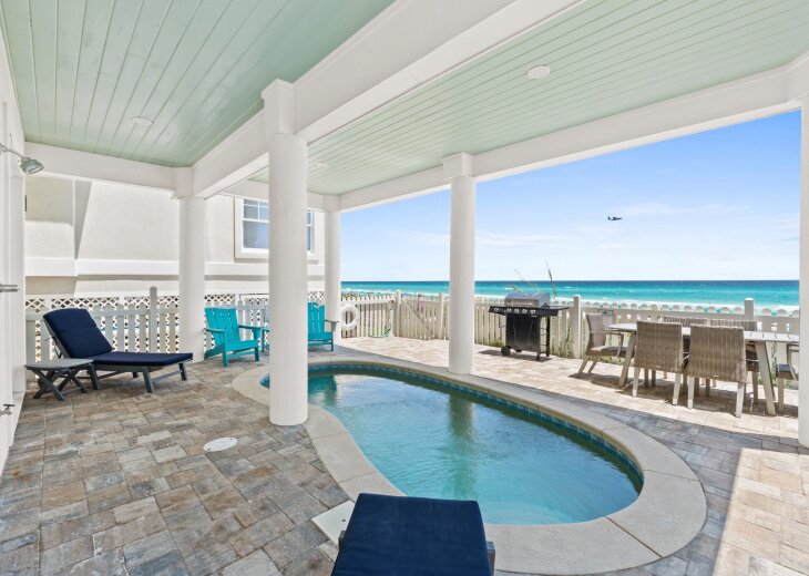 Pool witth a view! Private pathway to the beach.