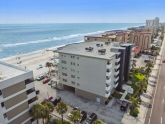 Seaview 305 Beautiful & Spacious Oceanfront Corner Condo #47