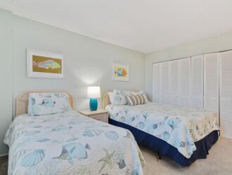 Seaview 405 Spacious Beachfront Condo Corner Unit #25
