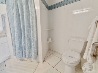 Seaview 405 Spacious Beachfront Condo Corner Unit #37