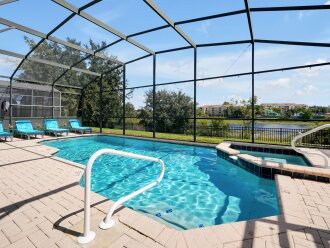 Windsor Hills 6BR Lake View Villa &ndash; 3 Mi to Disney