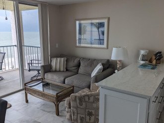 Magnificent beachfront condo w/ heated pool & parking - SUPERB PRICE #9