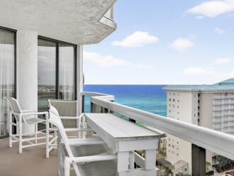 2 Free Beach SRVCS= 4 chairs/2 umbrellas! Free Beach Bonfires M/F nts!