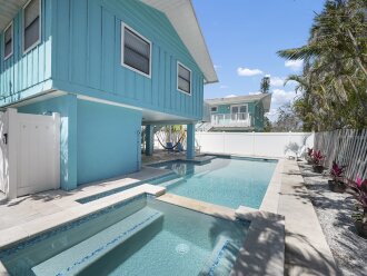 Hidden Treasure Unit B! Heated Pool just 200 steps to the beach!