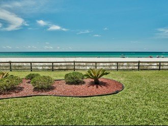 WALK TO PIER PARK ! GROUNDFLOOR* ON THE SAND NOT A HIGH RISE* #1
