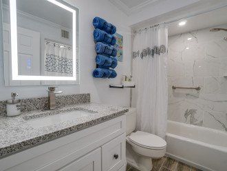 Guest Bath w/tub shower combo