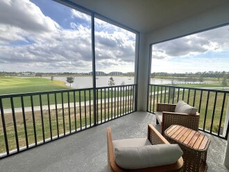 Stunning Furnished Condo-Social Membership
