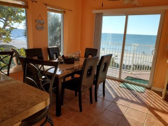 Dining Room views Gulf of Mexico - Bright corner unit.