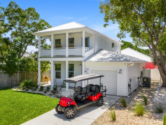 Cozy Luxury Hidden Gem! Steps from the Emerald Coast!