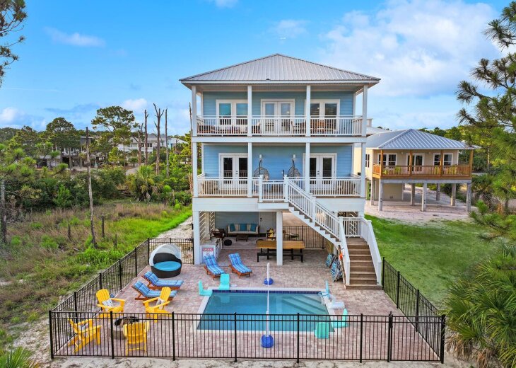 You'll have plenty of space outdoors to fully enjoy your vacation. 