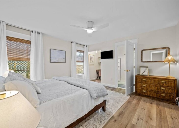 Primary bedroom - king can be split into two twins
