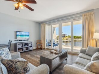 Low Floor 3BD + Bunks Family Resort! 5 Pools! Free Beach Chairs