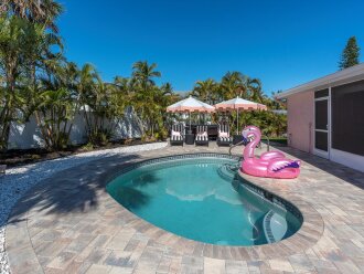 Flamingo Fling - Pool, Hot Tub & Putting Fun!