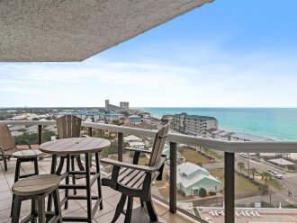 9th Floor! Awesome Views! Free Beach SRVC! Free Beach Bonfires M & Fri Nights