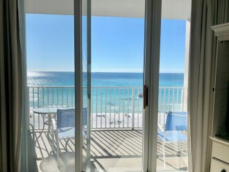 Ocean Front Views! Indoor & Outdoor Pool! Great Location Near Restaurants, Shops