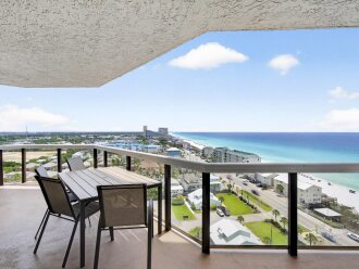 14th Floor! Awesome Views! Free Beach SRVC!Free Beach Bonfires M & Fri Nights