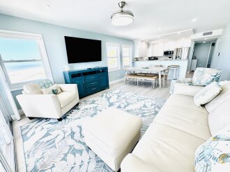 Wow! Beachfront Top Floor Corner! Views, Sunsets & Walk to Everything!