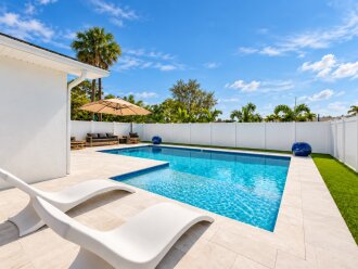 5 Min to Madeira Beach &bull; Private Pool &bull; Games